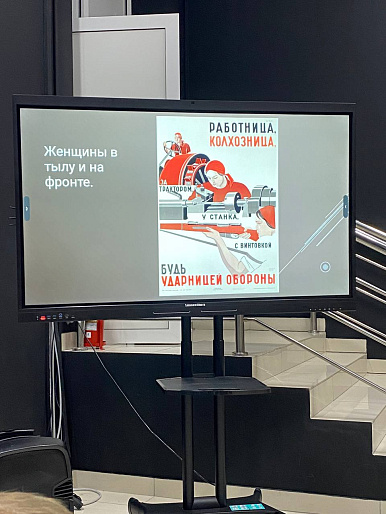 «Женские руки Победы». Школьникам и студентам рассказали о защитницах Родины