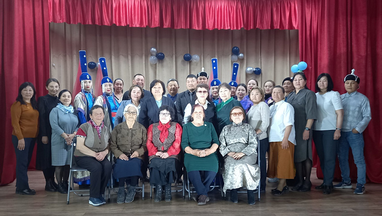 "Семья - основа мира" - сход жителей сельских поселений Тывы продолжается