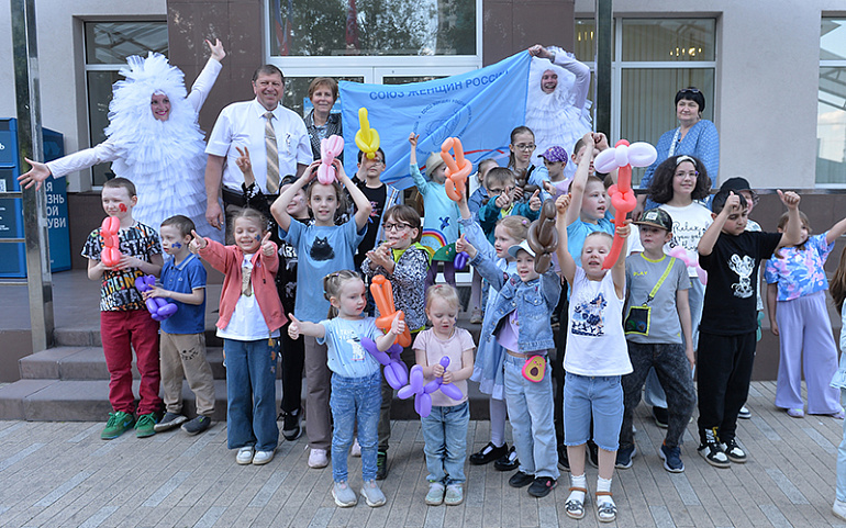 Женский актив столицы пригласил маленьких москвичей на праздник детства