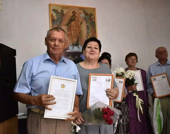 В Лисках чествовали юбиляров семейной жизни