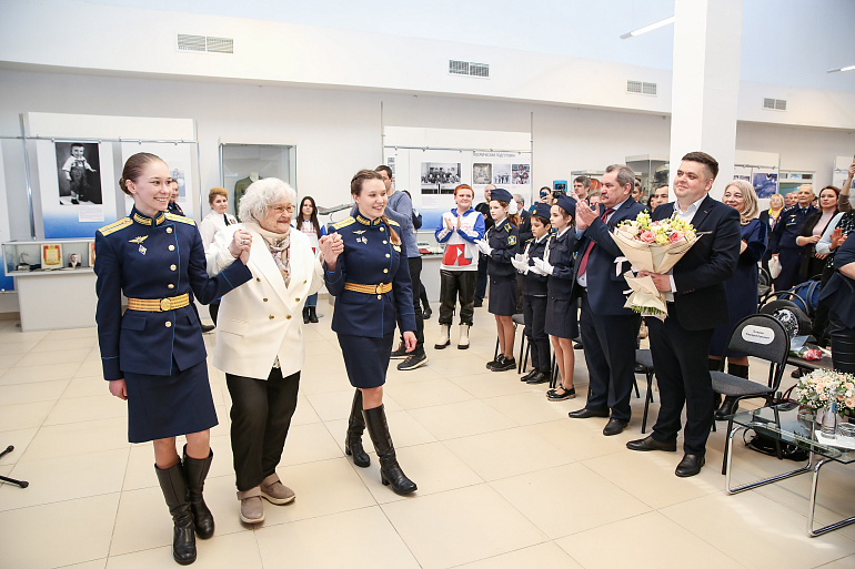 В Подмосковье чествовали ветерана Великой Отечественной войны, штурмана бомбардировщика Галину Брок-Бельцову