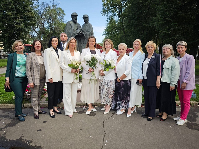 Мария Ситтель приняла участие в открытом диалоге «Женское движение Ярославии: Наша сила — в единстве!»