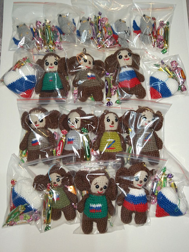 Кимовчанки с заботой и душевным теплом подготовили посылки бойцам СВО