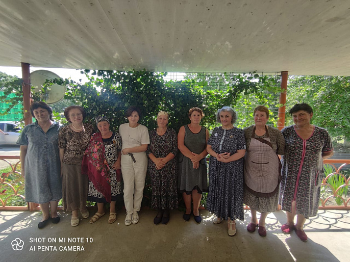 Женщины от земли