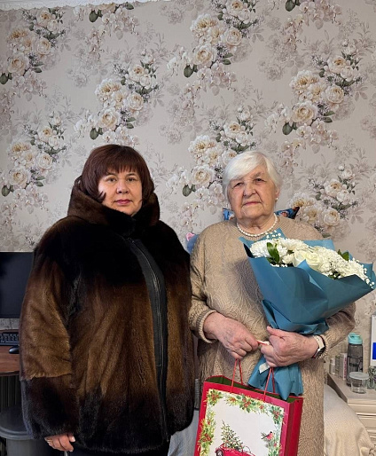 Активистки Нижневартовского женсовета навестили жительницу блокадного Ленинграда