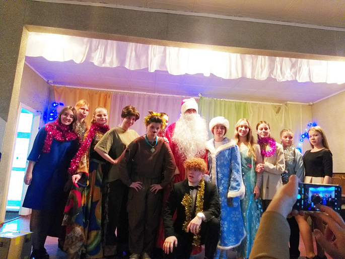 Концерт и подарки нашим защитникам - с любовью от Гдовского женсовета