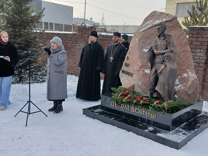 В год 80-летия Победы в Алтайском крае открыли памятник детям войны