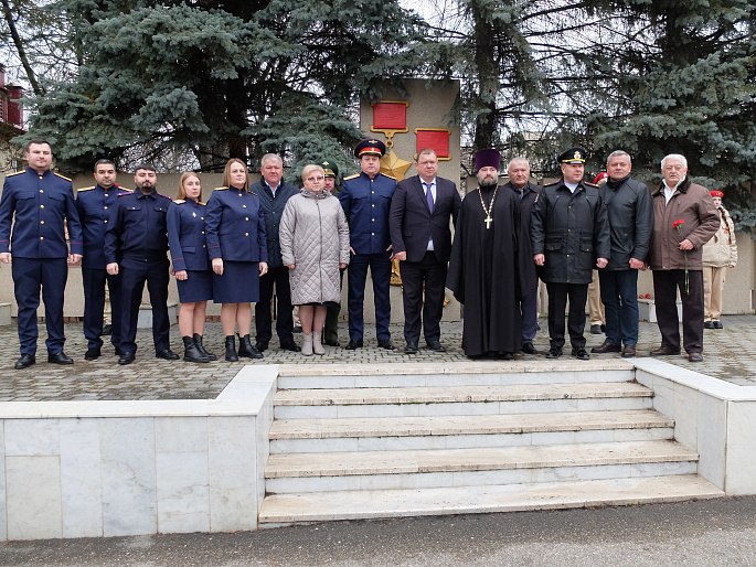 Диалог мужества поколений. В Предгорье отметили День Героев Отечества