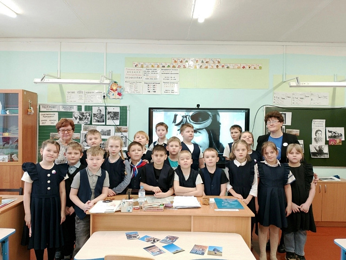 В Пудожском районе школьникам рассказали о подвиге женщин в годы войны