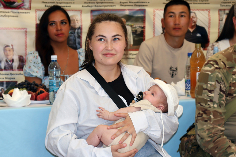 Медали СЖР «Дочерям Отчизны» вручены матерям-героиням Республики Алтай