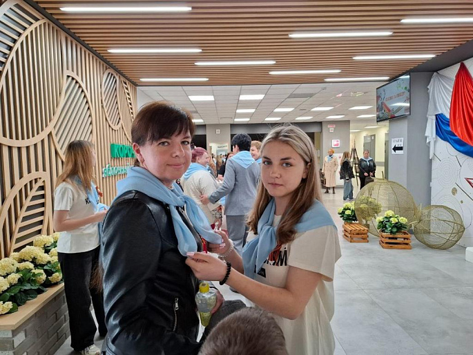 Синенький платочек на плечах у белгородских женщин стал символом верности и Победы