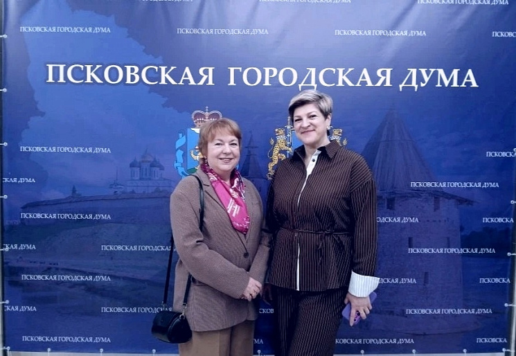 Псковичек чествовали на юбилее городской Думы