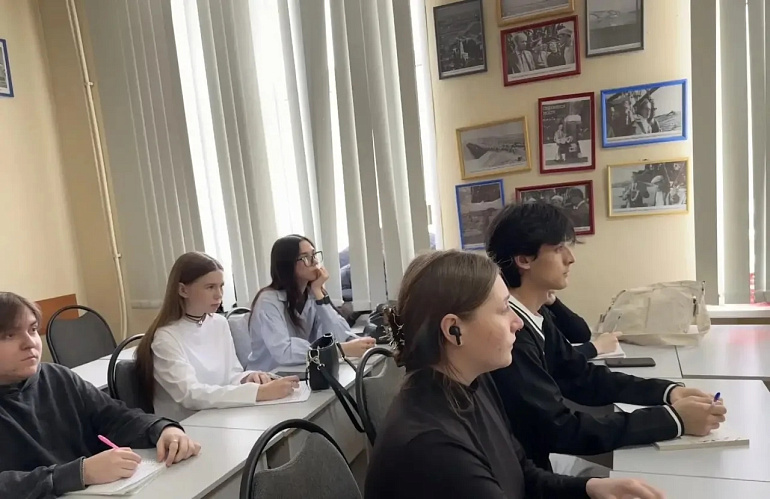 Студентам СГТУ рассказали об архитектурном наследии Саратова
