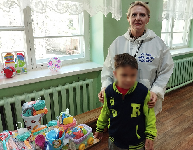 Активисты регионального отделения СЖР отметили День защиты детей добрыми делами