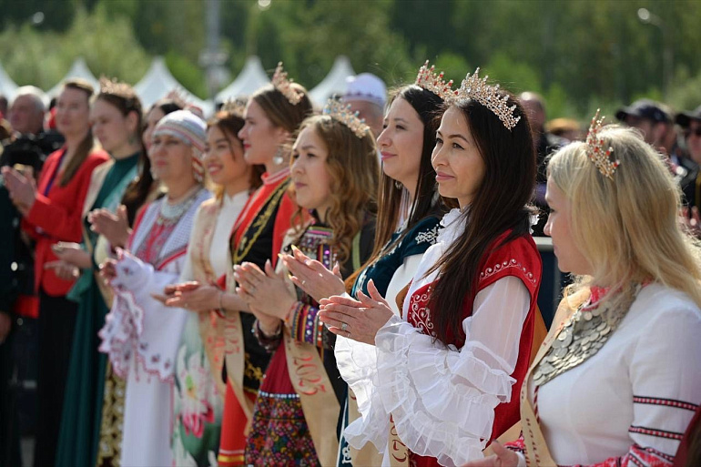 Активистки Свердловской области - на праздновании Дня народов Среднего Урала