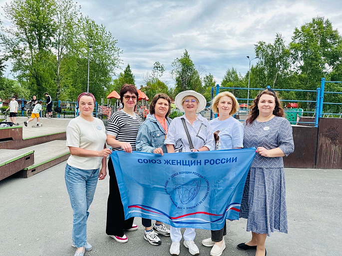 Активистки Кемского округа проведи спортивный праздник «Весёлый самокат»