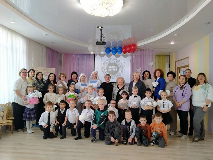 В Самаре прошла благотворительная акция «Белый цветок»