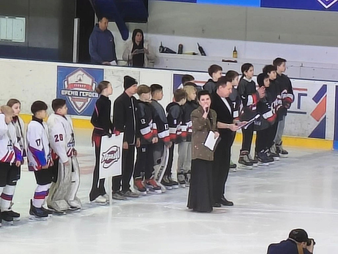 Союзницы Липецкого РО СЖР приняли участие в открытии юношеского хоккейного трунира