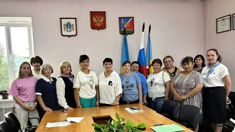 Павловский женсовет помогает пожилым, воспитывает молодежь и поддерживает бойцов СВО