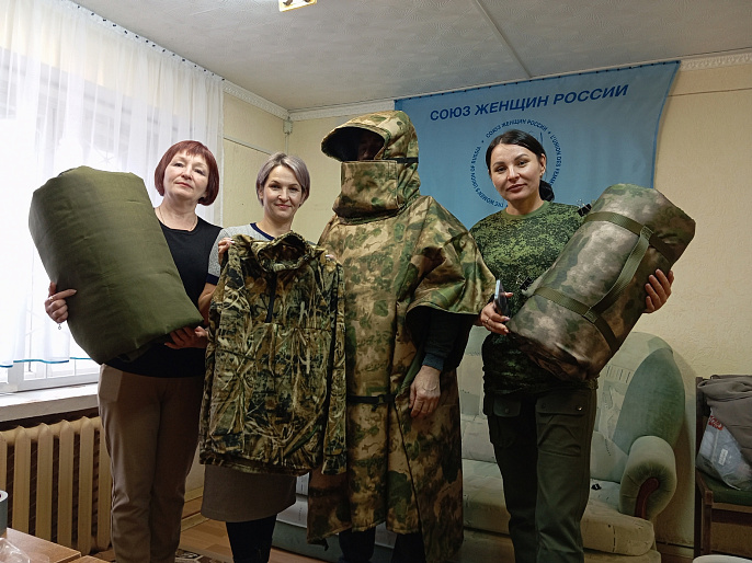 В штабе Кезского женсовета принимали волонтёра из Самары