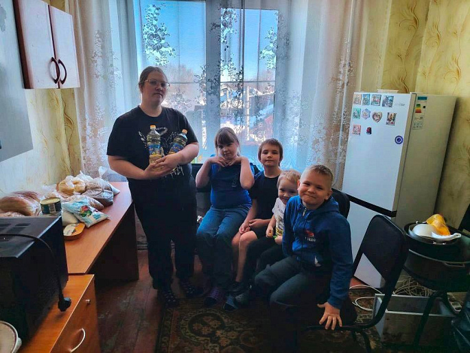 Союз женщин Омской области помог семье в трудной жизненной ситуации