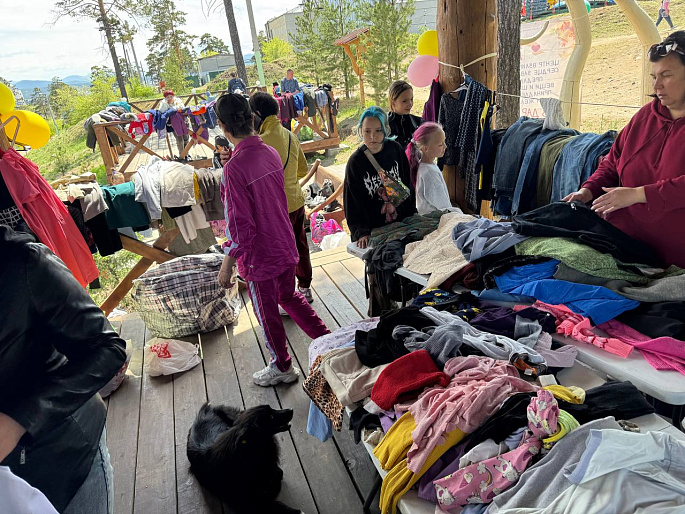 Женсовет Улан-Удэнского авиазавода провел благотворительную «Ярмарку добра»