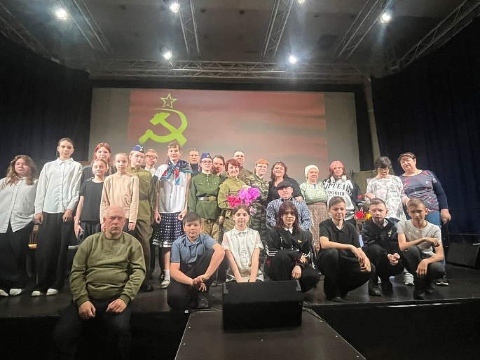 В Твери состоялась премьера спектакля о девушках-лётчицах Великой Отечественной