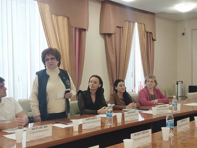 Сохранение и укрепление традиционных российских духовно-нравственных ценностей на защите института семьи