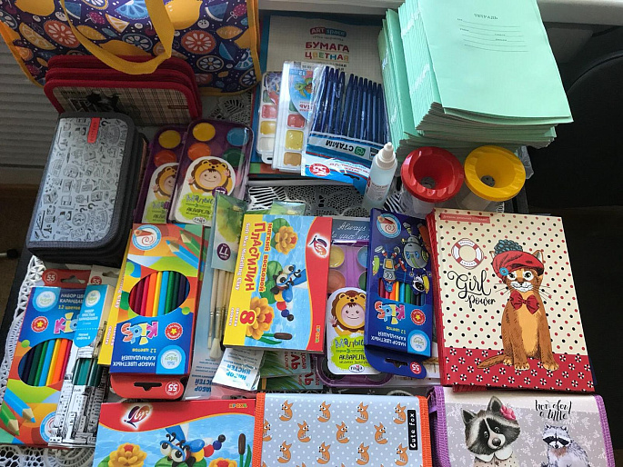 Старт благотворительной акции «Поможем собрать детей в школу!»