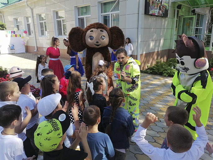 В Предгорном округе женсовет помогает семьям собрать детей в школу