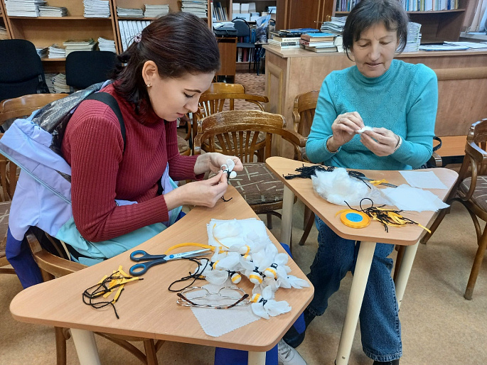 В Твери продолжается акция «Новогодний подарок солдату»