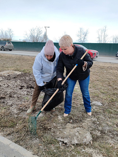 Новоуренгойский женсовет принял участие в общегородском субботнике