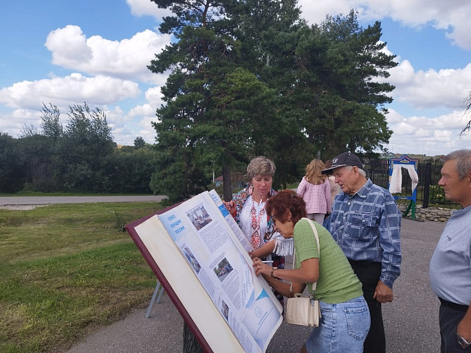 На празднике в Малой Сердобе собрали подписи в поддержку Хартии СЖР за сохранение семейных ценностей