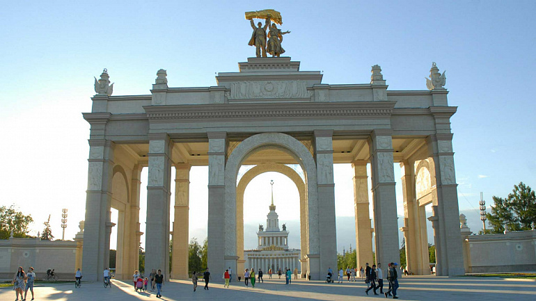 Мероприятия ко дню рождения проекта «Мама онлайн» подготовили в «Технограде» на ВДНХ