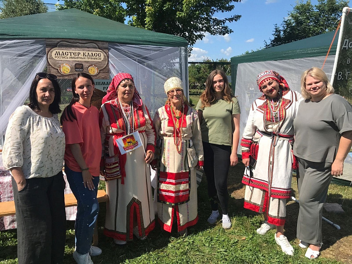 Башмаковские женщины представили Музей хлеба на фестивале "ДаншиноFest"