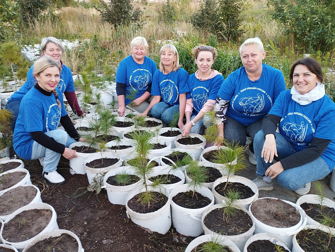 Северодвинский женсовет потрудился в кедровом питомнике