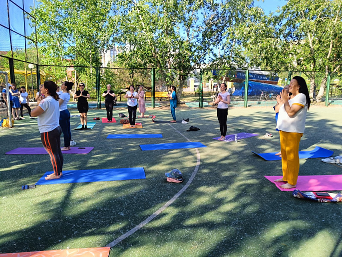 Молодёжное крыло Союза женщин Забайкалья организовало мероприятие ко Дню йоги