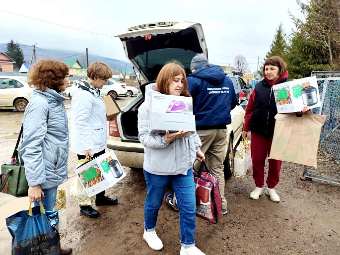 Союз женщин Башкортостана помог пострадавшим от паводка жителям деревни Азово