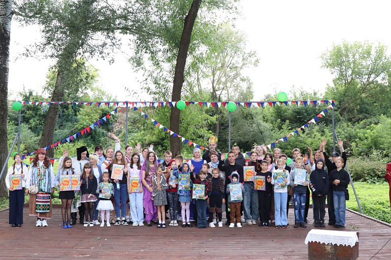 Елецкий районный женсовет заботится о детях, оказавшихся в трудных жизненных обстоятельствах