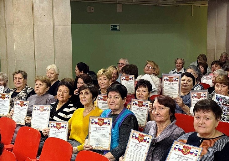 В селе Александровка наградили добровольных помощников нашим защитникам