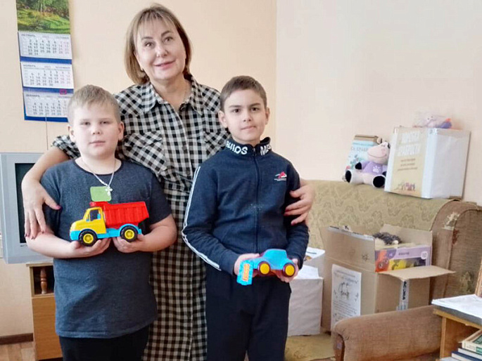 Смоленские активистки приняли участие в акции "Коробка храбрости"