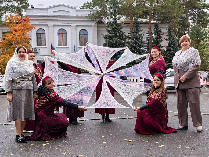 Союзницы отмечают Дни оренбургского пухового платка