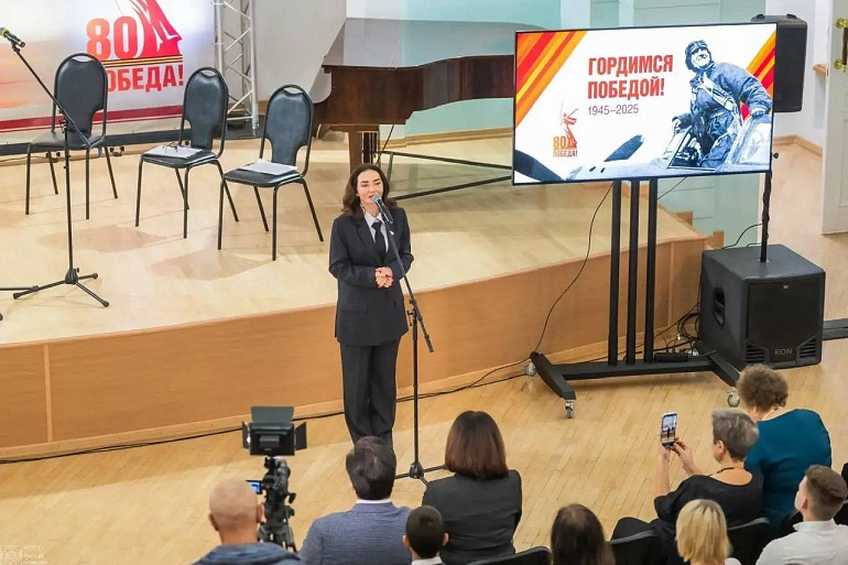 Юлия Литневская рассказала о саратовских страницах биографии Константина Симонова