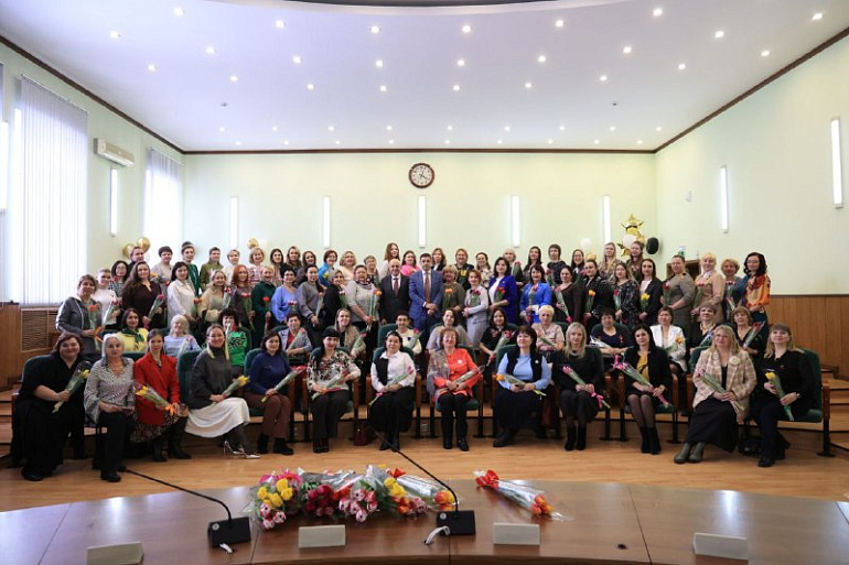 Глава Абакана встретился с представительницами женской общественности