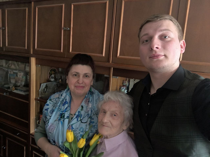 Женсовет и студенты Калужской Тимирязевки поздравили женщин-ветеранов с 8 Марта