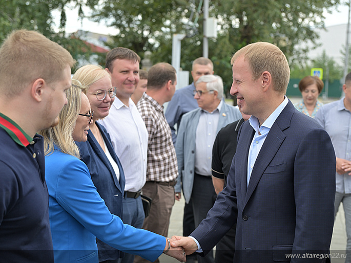 Совет женщин Барнаула участвовал в проверке готовности школ к учебному году