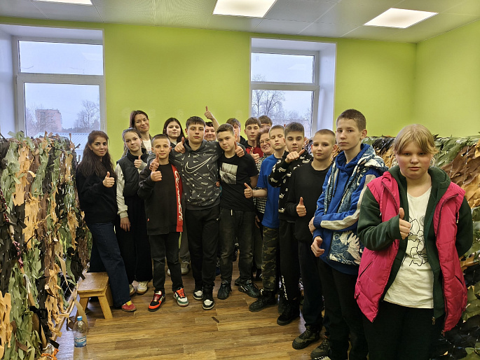 Активистки Лужского женсовета познакомили подростков с работой волонтеров