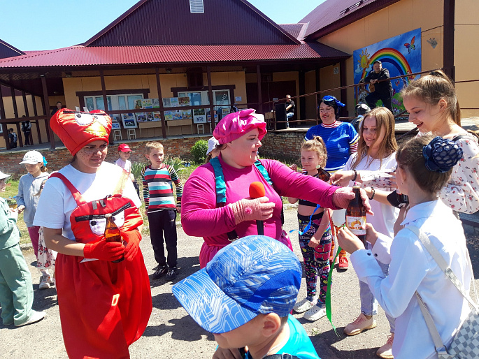 Женсоветы подарили детям праздник