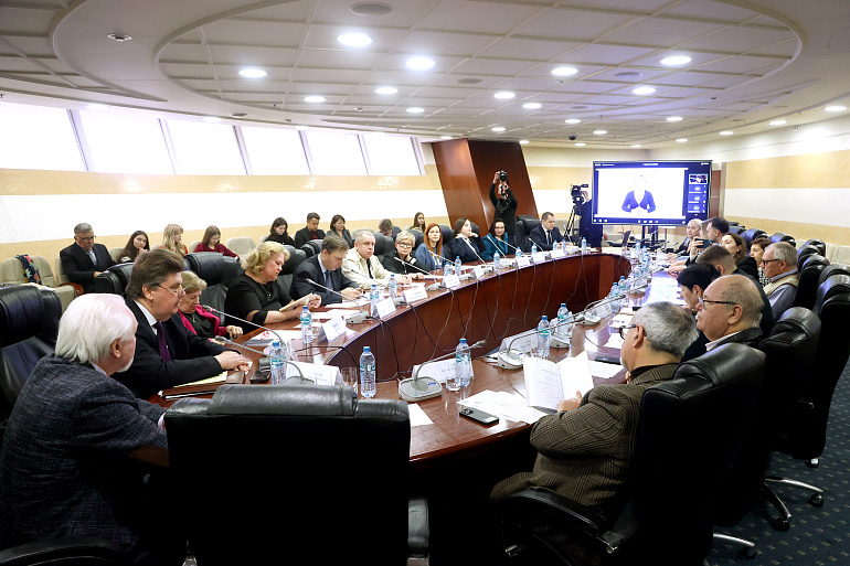 Участники круглого стола о сохранении русского языка призвали СМИ взять курс на грамотность 