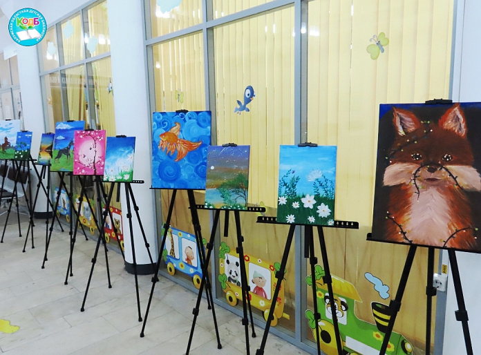 В Калуге открылась выставка работ юных художниц «Мир Наш»